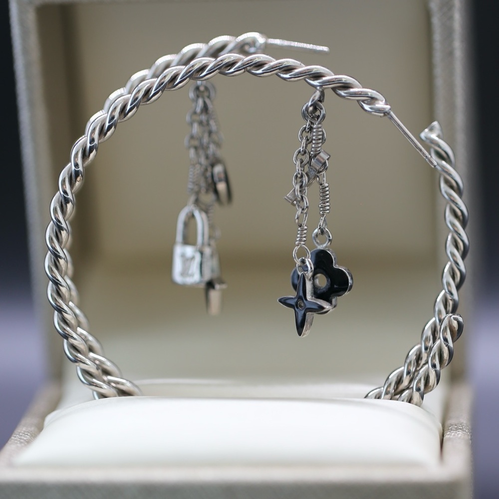 Louis Vuitton Hoops - Picture 7 of 13